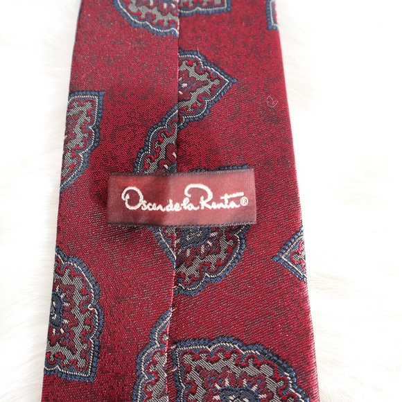 Oscar De La Renta Tie Designer Red Blue Paisley - Picture 6 of 8